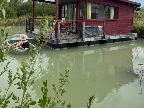 HÉBERGEMENT INSOLITE 3 personnes - Lodge Flottante