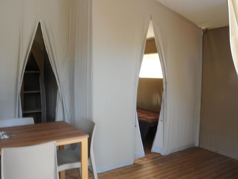 TENTE 5 personnes - LODGE HOEDIC CONFORT sans sanitaires