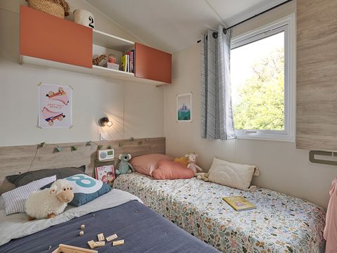 MOBILHOME 4 personnes - Kervoyal CONFORT 29m² (2 chambres) + terrasse couverte + TV