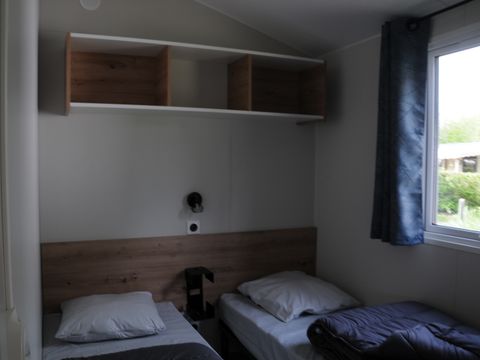MOBILHOME 4 personnes - Kervoyal CONFORT 29m² (2 chambres) + terrasse couverte + TV