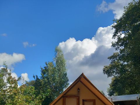 TENTE TOILE ET BOIS 4 personnes - Lodge Breizh Koban CONFORT 19m² (sans sanitaires) (2ch-4pers) + Terrasse semi-couverte 10m²