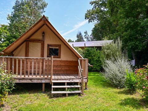 TENTE TOILE ET BOIS 4 personnes - Lodge Breizh Koban CONFORT 19m² (sans sanitaires) (2ch-4pers) + Terrasse semi-couverte 10m²