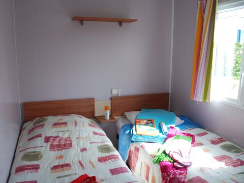 Mobilhome 6 personnes - Carnac - STANDARD - 32m² - 3 chambres - Terrasse couverte - TV