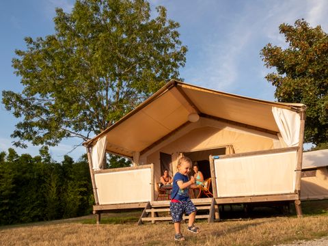 Mobilhome 4 personnes - Lodge Maasaï 2 ch 4 pl Terrasse semi-couverte sans clim