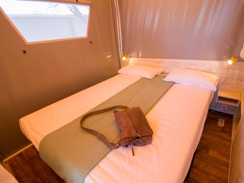 Tente en toile et en bois 4 personnes - Lodge Maasaï 2 chambres - 4 personnes