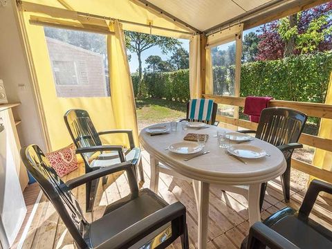 BUNGALOW TOILÉ 5 personnes - MINI 21-2 (Tithome)  >10ans - SANS SANITAIRE - maxi 4 adultes (lits superposés) - 2 chambres, environ 21m²