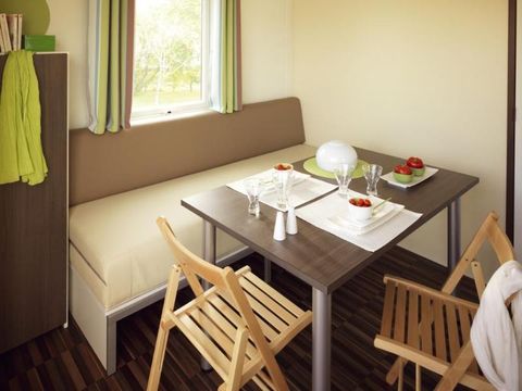 MOBILHOME 2 personnes - CLASSIC 18-1  >10ans - maxi 2 adultes - TV, 1 chambre, environ 18m²