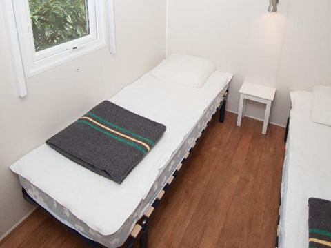 MOBILHOME 6 personnes - CLASSIC 26-2  >10ans - maxi 4 adultes - TV, 2 chambres, environ 26m²