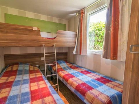 MOBILHOME 5 personnes - CLASSIC 27-2  >10ans - maxi 4 adultes - TV, 2 chambres, environ 27m²