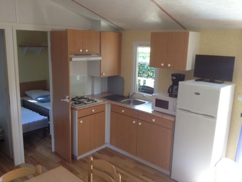 MOBILHOME 6 personnes - CLASSIC 30-3  >10ans - maxi 4 adultes - TV, 3 chambres, environ 30m²