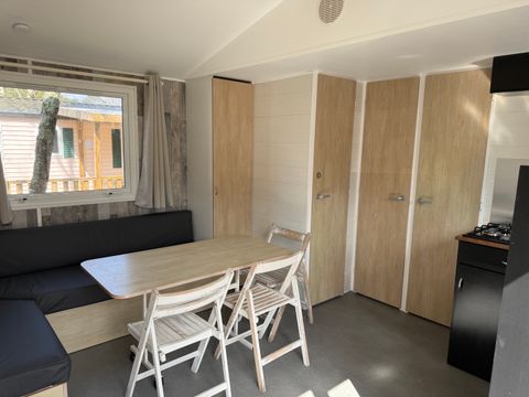 MOBILHOME 6 personnes - CLASSIC 30-3  >10ans - maxi 4 adultes - TV, 3 chambres, environ 30m²