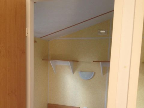 MOBILHOME 6 personnes - CLASSIC 30-3 - maxi 4 adultes - TV, 3 chambres, environ 30m²