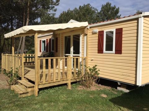MOBILHOME 8 personnes - CLASSIC35-3  >10ans - maxi 6 adultes - TV, 3 chambres, environ 35m²