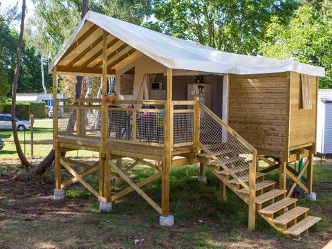 Insolite 5 personnes - INSOLITE 25-2 (Cabane sur pilotis Ecologe) >10ans ; maxi 4 adultes (Lits superposés) TV
