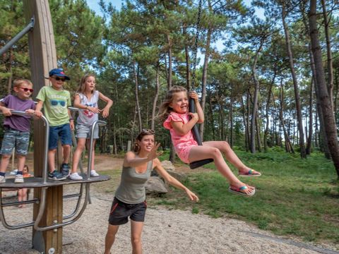 MOBILHOME 6 personnes - CLASSIC 30-3LS (Mobil home Visio) >10ans - maxi 4 adultes - TV, 3 chambres (lits superposés), environ 30m²