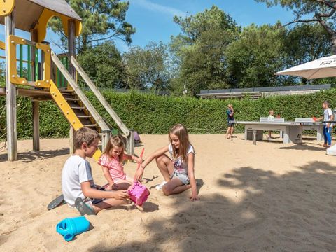 MOBILHOME 6 personnes - CLASSIC 30-3LS (Mobil home Visio) >10ans - maxi 4 adultes - TV, 3 chambres (lits superposés), environ 30m²