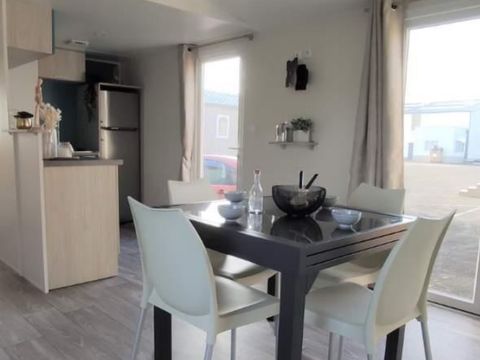 MOBILHOME 8 personnes - PRIVILEGE 40-4 (Mobil-home) - TV, LV, grille-pain, caf expresso, 4 ch, env. 40m² - MAX 7 ADULTES /