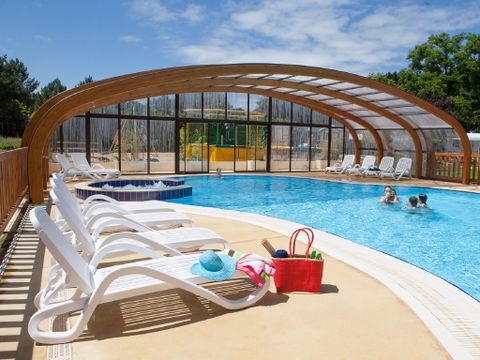 MOBILHOME 8 personnes - PRIVILEGE 40-4 (Mobil-home) - TV, LV, grille-pain, caf expresso, 4 ch, env. 40m² - MAX 7 ADULTES /