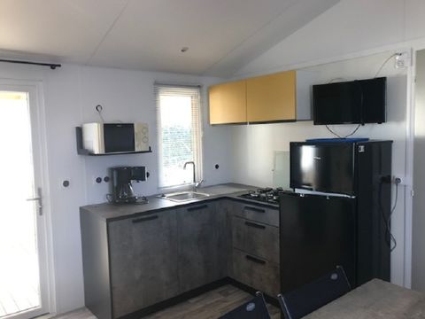 MOBILHOME 4 personnes - Mobil-home Confort VENUS 22m² - 2 chambres + terrasse semi couverte 9m²