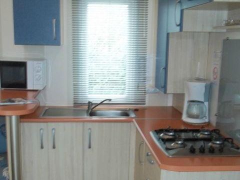MOBILHOME 6 personnes - Mobil-home Confort TITANIA 30m² - 3 chambres + terrasse semi-couverte 15m²
