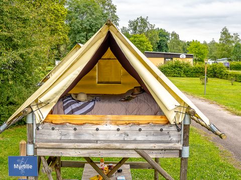 Tente en toile et en bois 2 personnes - Bivouac sur pilotis 1 chambre