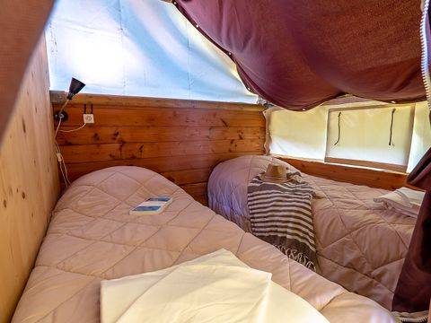 Tente en toile et en bois 6 personnes - Trappeur 3 chambres