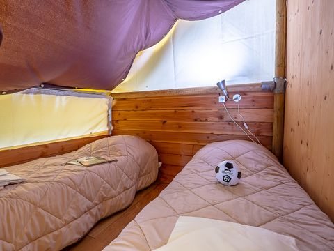 Tente en toile et en bois 6 personnes - Trappeur 3 chambres