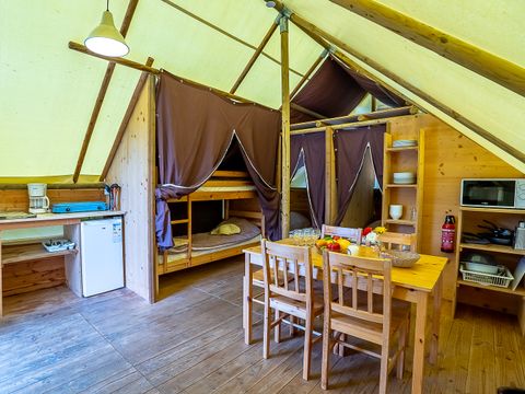 Tente en toile et en bois 6 personnes - Trappeur 3 chambres