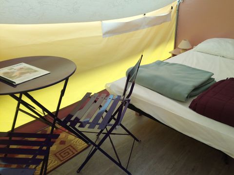 Tente en toile et en bois 2 personnes - Canada Treck Lit double