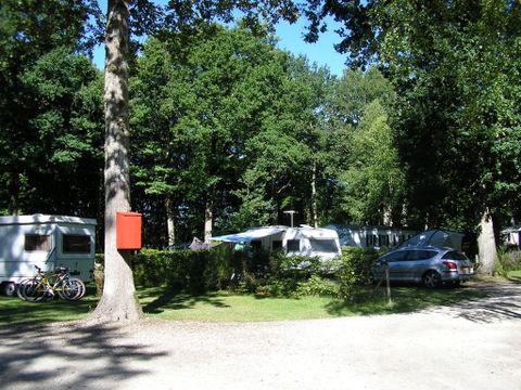 Emplacement - Forfait Duo : 1 voiture + tente, caravane ou camping-car