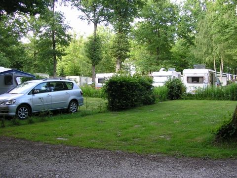 Emplacement - Forfait Duo : 1 voiture + tente, caravane ou camping-car