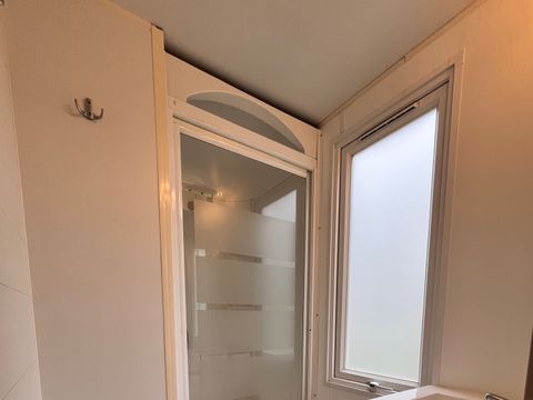 Mobilhome 4 personnes - Standard 25m² - 2 chambres - Terrasse - TV - Climatisation