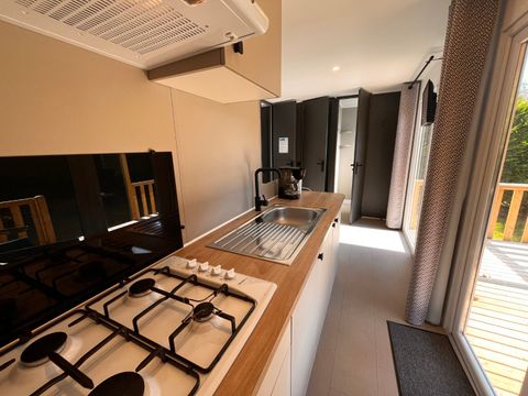 Mobilhome 4 personnes - NEW -Standard Plus 26m² - 2 chambres - Terrasse - TV - Climatisation