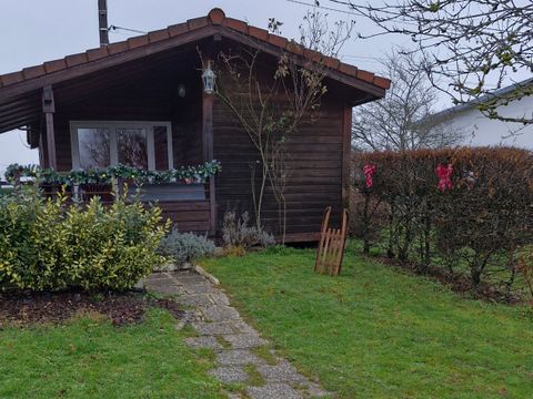 CHALET 4 personnes - JONQUILLE- 2 chambres - terrasse couverte -