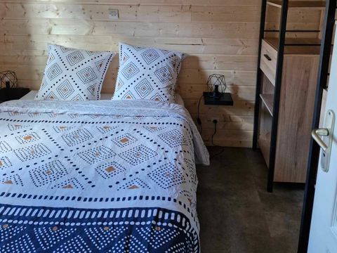 CHALET 4 personnes - JONQUILLE- 2 chambres - terrasse couverte -