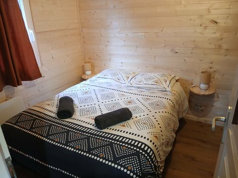 CHALET 4 personnes - JONQUILLE- 2 chambres - terrasse couverte -