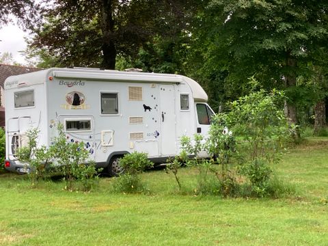 Emplacement - Emplacement Nature Camping tente, caravane, camping car - surface >100m² MAXI 4 PERS