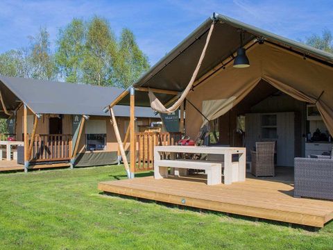Tente en toile et en bois 6 personnes - ESTRELLA PARADIS Extra Lodge Nomad grand confort comme à la maison 35m2 - 6 personnes