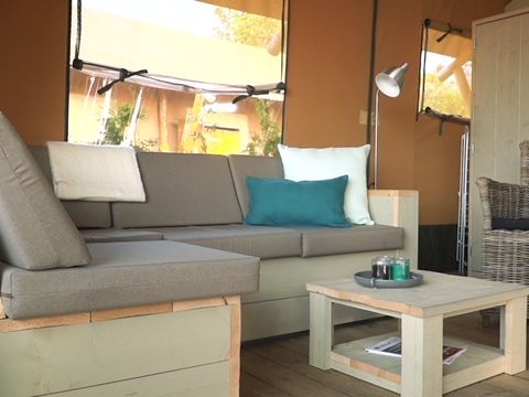Tente en toile et en bois 6 personnes - ESTRELLA PARADIS Extra Lodge Nomad grand confort comme à la maison 35m2 - 6 personnes