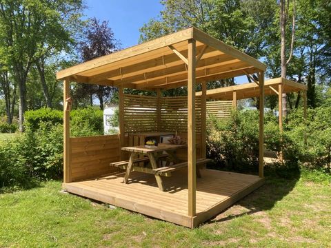 Emplacement - EMPLACEMENT CONFORT AVEC PERGOLA SALON DE JARDIN FRIGO VAISSELLE - 4pers