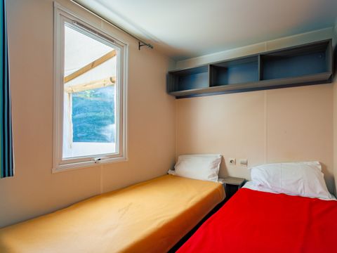 Mobilhome 4 personnes - Classique 2 chambres 4 samedi