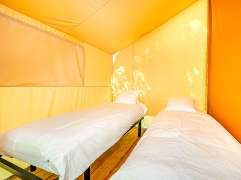 Tente en toile et en bois 4 personnes - Tente Lodge 10 + 20 m² - 2 chambres / sans sanitaires