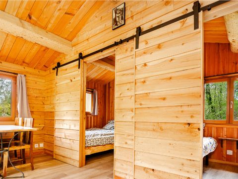 HÉBERGEMENT INSOLITE 4 personnes - La maison des mineurs - 2 chambres - sans sanitaires