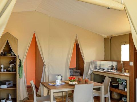 Tente en toile et en bois 5 personnes - Wood Lodge - 2 chambres - sans sanitaires 5 pers.
