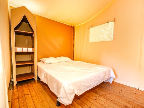 Tente en toile et en bois 5 personnes - Wood Lodge - 2 chambres - sans sanitaires 5 pers.
