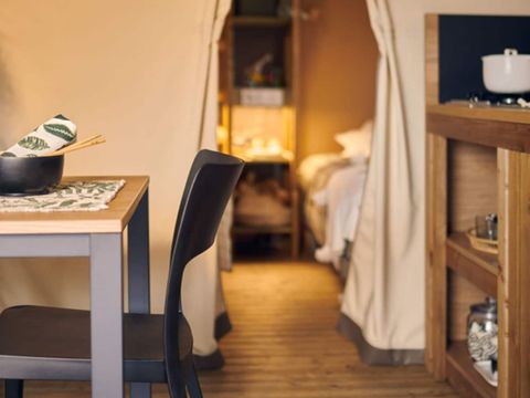 Tente en toile et en bois 5 personnes - Wood Lodge - 2 chambres - sans sanitaires 5 pers.