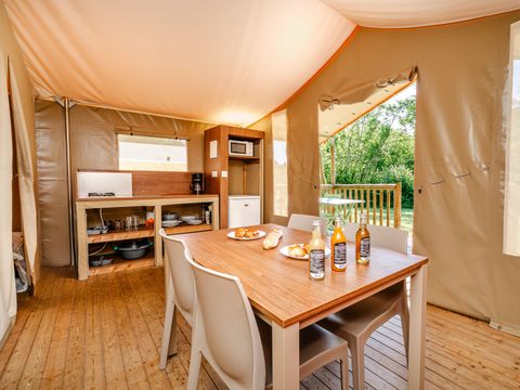 Tente en toile et en bois 5 personnes - Wood Lodge - 2 chambres - sans sanitaires 5 pers.
