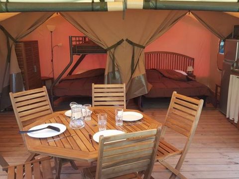 Tente en toile et en bois 5 personnes - LODGE TOILE sans sanitaires