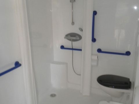 MOBILHOME 4 personnes - Standard 32m² - 2 chambres + terrasse non-couverte - PMR