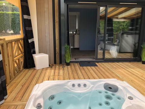 Mobilhome 2 personnes - OTELLO LUXE - 1 chambre - Jacuzzi privatif 2 Personnes
